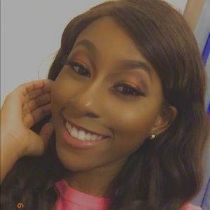 Meet your Posher, Amiris